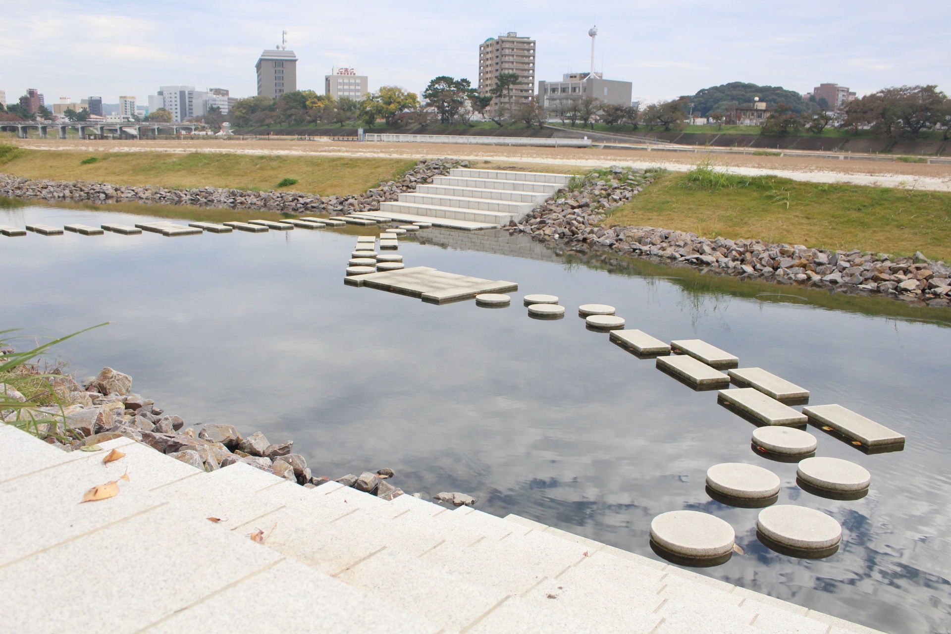 岡崎公園 乙川は赤ちゃん連れでの散歩にもオススメ ママミント